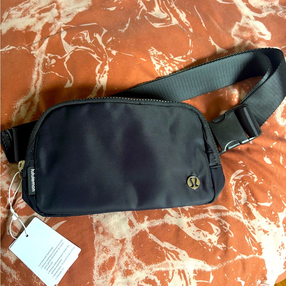 Lululemon belt bag